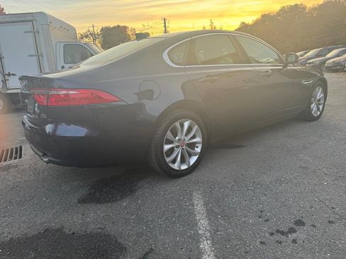 Used 2018 Jaguar XF Premium image 6