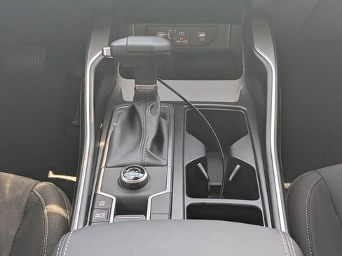 New 2026 Kia Sorento LX FWD image 14