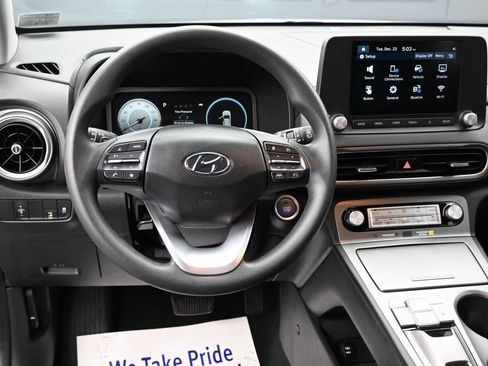 Used 2023 Hyundai Kona SE w/ Cargo Package image 31