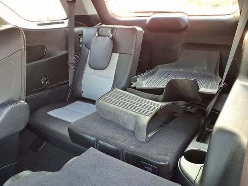 Used 2022 Ford Explorer XLT w/ Equipment Group 202A AWD/4WD image 21