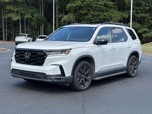 Used 2025 Honda Pilot Black Edition image 5