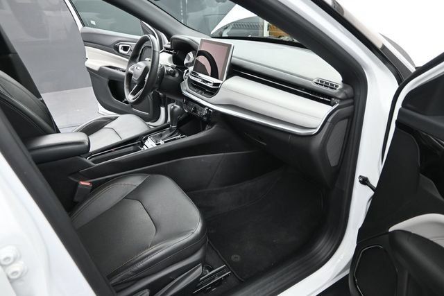 Used 2023 Jeep Compass Limited w/ Elite Group AWD/4WD image 24