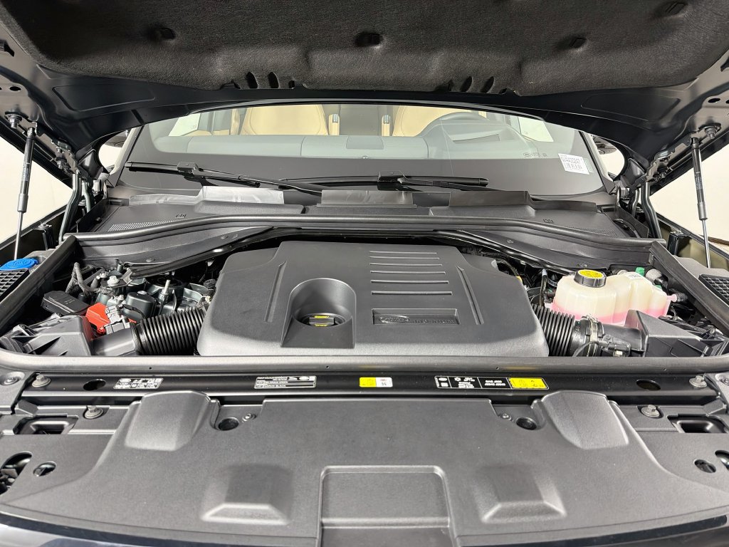 New 2027 Land Rover Range Rover SE AWD/4WD image 32