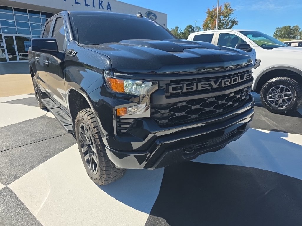 Used 2024 Chevrolet Silverado 1500 Custom Trail Boss w/ Midnight Edition AWD/4WD image 10