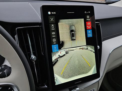 New 2026 Volvo XC60 B5 Ultra w/ Protection Package Premier image 17