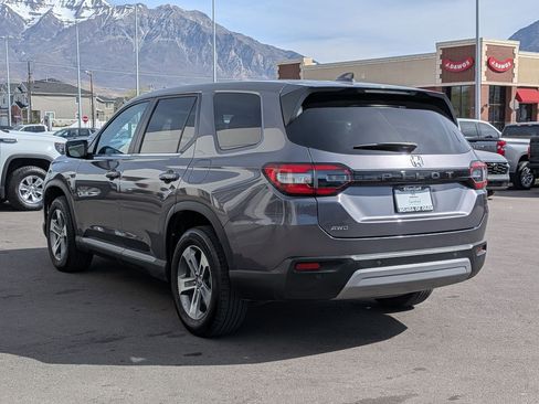 Used 2025 Honda Pilot EX-L image 8