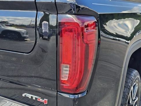 Used 2024 GMC Sierra 1500 AT4 w/ Technology Package AWD/4WD image 11