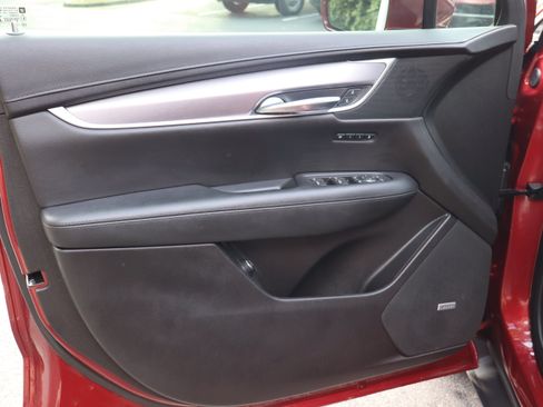 Used 2019 Cadillac XT5 Luxury FWD image 17