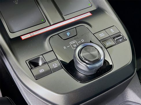 New 2026 Subaru Solterra Premium image 15