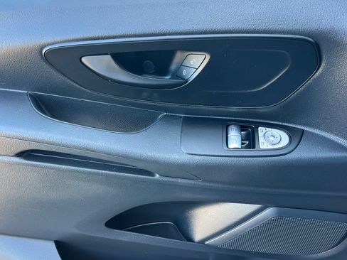 Used 2018 Mercedes-Benz Metris Passenger image 14