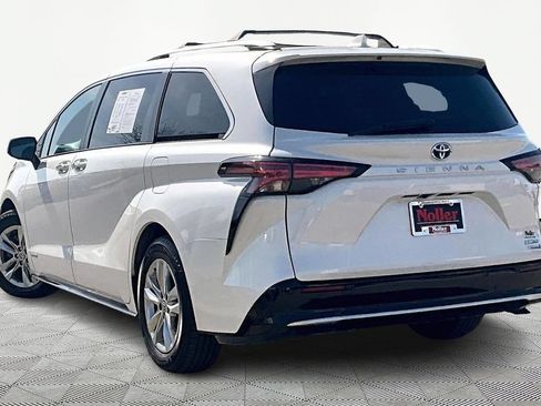 Used 2021 Toyota Sienna Limited FWD image 13