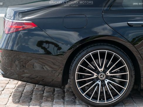 Used 2024 Mercedes-Benz S 580 4MATIC Sedan w/ AMG Line image 42