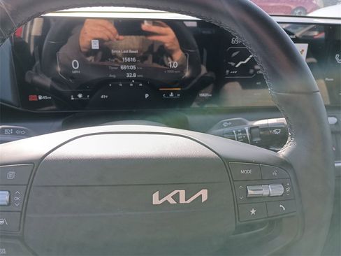 Used 2025 Kia K4 EX image 21