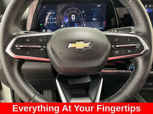 Used 2025 Chevrolet Equinox LT w/ Convenience Package II FWD image 4