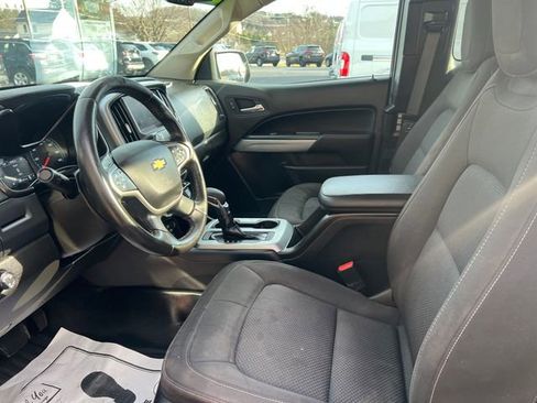Used 2022 Chevrolet Colorado LT w/ Fleet Safety Package image 16
