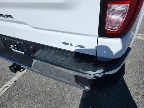 Used 2025 GMC Sierra 1500 SLE image 4