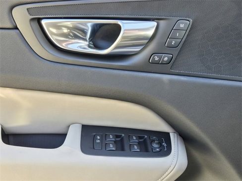 New 2026 Volvo XC60 B5 Core image 25