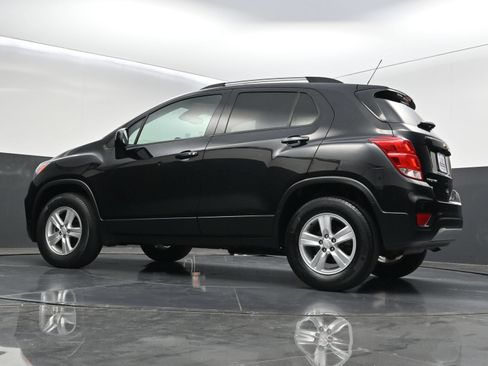 Used 2021 Chevrolet Trax LT w/ Driver Confidence Package AWD/4WD image 36