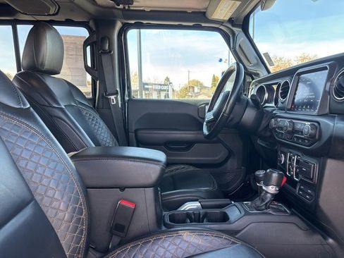 Used 2022 Jeep Gladiator Overland image 10