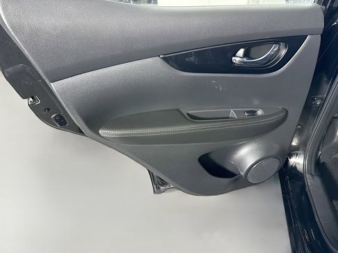 Used 2022 Nissan Rogue Sport SL w/ Premium Package image 26