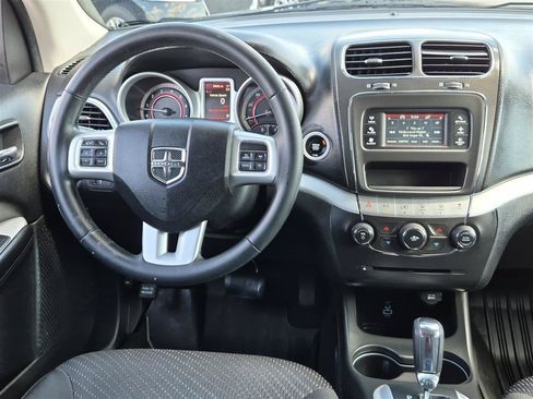 Used 2019 Dodge Journey SE w/ Connectivity Group FWD image 29
