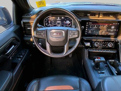 Used 2023 GMC Sierra 1500 AT4 w/ AT4 Premium Package AWD/4WD image 6