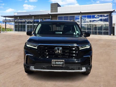 Used 2023 Honda Pilot Touring image 2