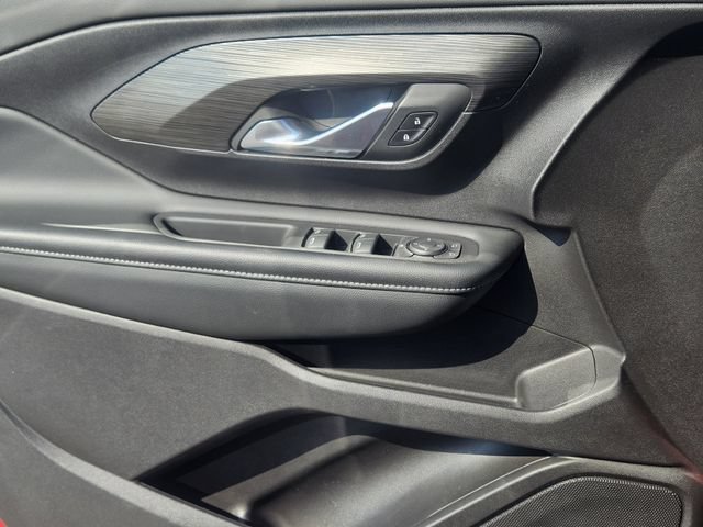 Used 2024 GMC Terrain SLE w/ Driver Convenience Package FWD image 23