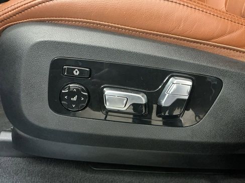 Certified 2025 BMW X7 M60i image 20