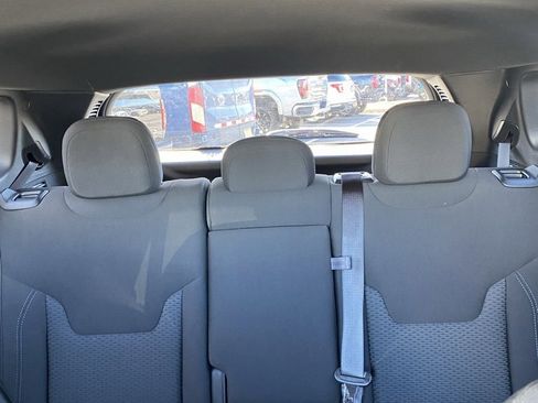 Used 2024 Jeep Compass Sport image 29