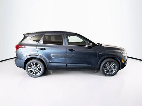 Used 2023 Kia Seltos S AWD/4WD image 4