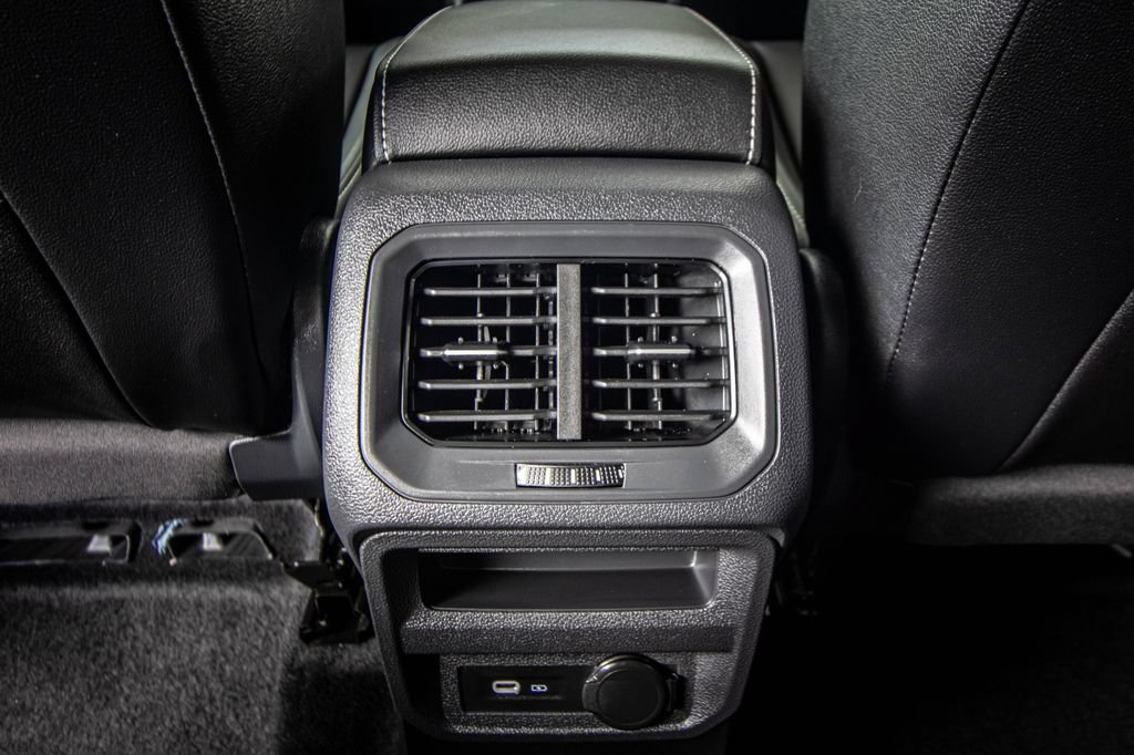 Certified 2024 Volkswagen Tiguan SE R-Line FWD image 29