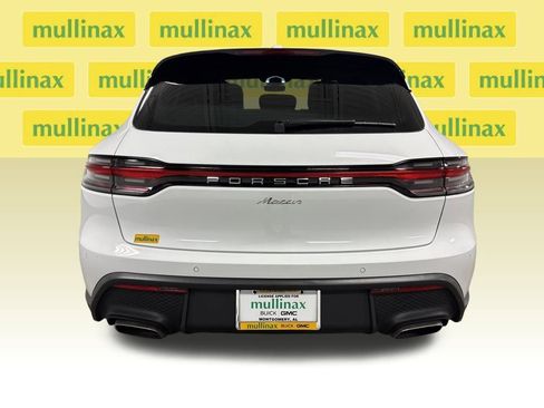 Used 2024 Porsche Macan image 15