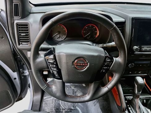 Used 2024 Nissan Frontier PRO-4X w/ Technology Package image 11