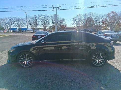 Used 2014 Scion tC image 10