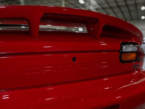 Used 2002 Chevrolet Camaro Z28 w/ SS Performance/Appearance Pkg RWD image 36