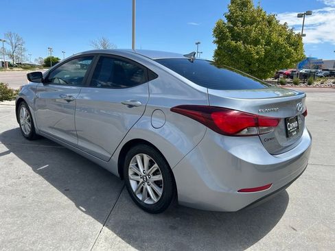 Used 2015 Hyundai Elantra SE w/ Option Group 02 FWD image 5