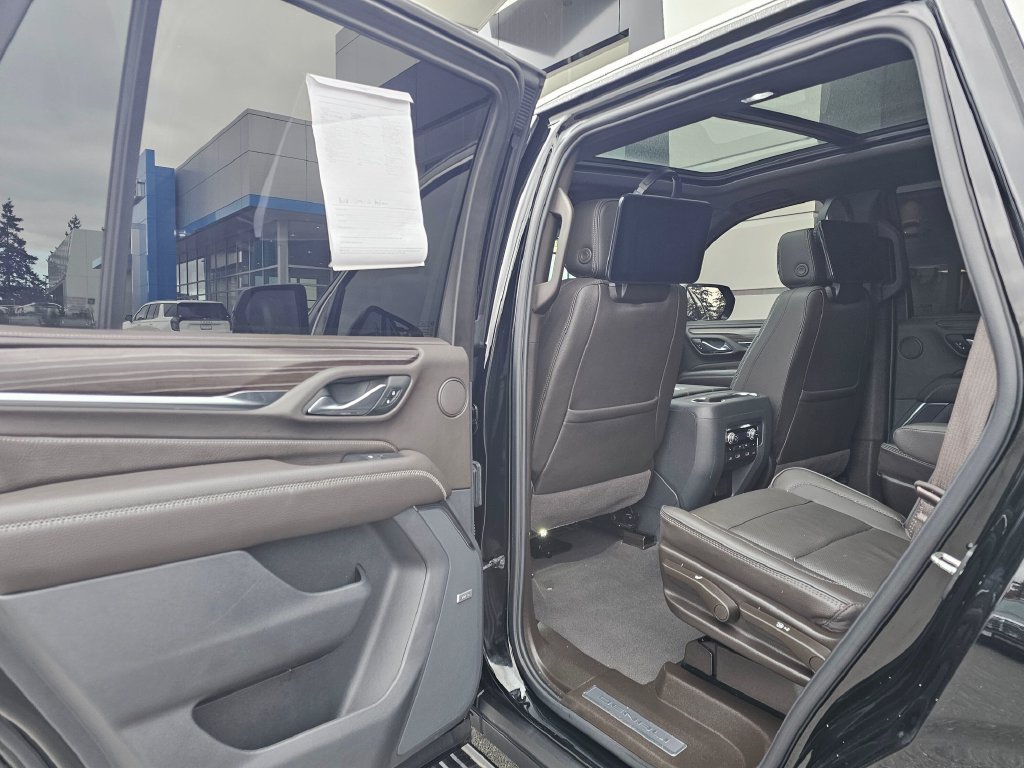 Used 2024 GMC Yukon Denali w/ Denali Reserve Package AWD/4WD image 19