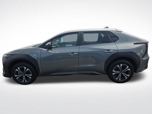 Used 2023 Subaru Solterra AWD image 5