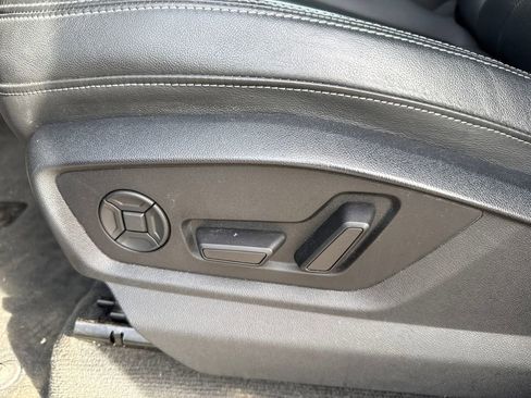 Used 2023 Audi Q8 Premium Plus w/ Premium Plus Package image 12