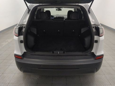 Used 2020 Jeep Cherokee Latitude Plus FWD image 29