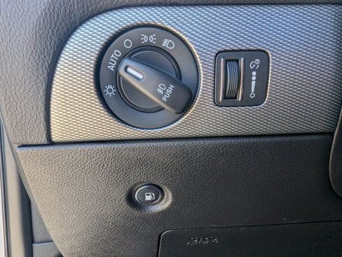 Used 2018 Dodge Durango GT AWD/4WD image 16