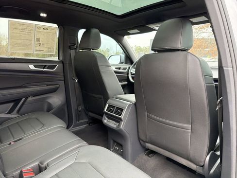 Used 2025 Volkswagen Atlas Cross Sport SEL AWD/4WD image 18