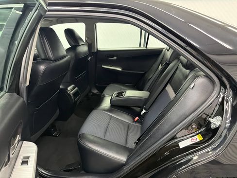 Used 2012 Toyota Camry SE FWD image 19