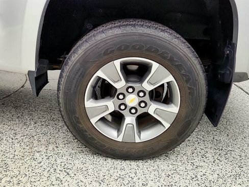 Used 2019 Chevrolet Colorado Z71 AWD/4WD image 9
