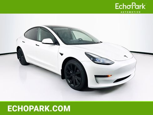 Used 2023 Tesla Model 3 Standard Range image 1