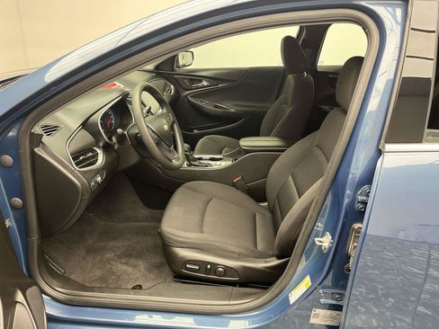 Used 2024 Chevrolet Malibu LT FWD image 3