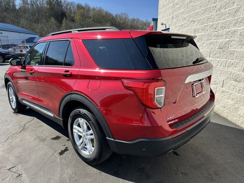 Used 2020 Ford Explorer XLT w/ Comfort Package image 5