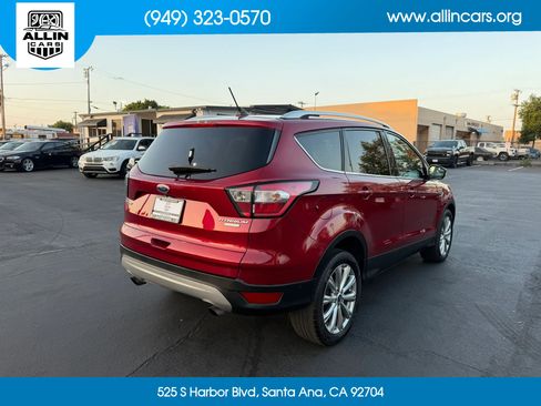 Used 2018 Ford Escape Titanium FWD image 4