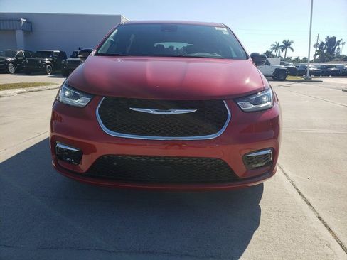 New 2026 Chrysler Pacifica Select image 17